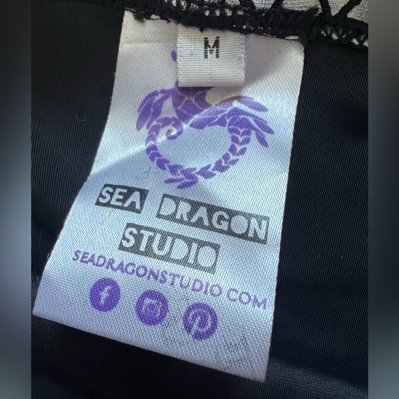 Sea Dragon Studio Holographic Prismatic Geometric Zipper Rave Shorts. Size M - Picture 8 of 13